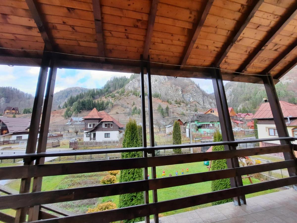 Pensiunea Casa Soarelui Podu Dimbovitei Exterior foto